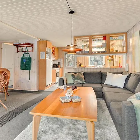 Σπίτι διακοπών 4 Bedroom Lovely In