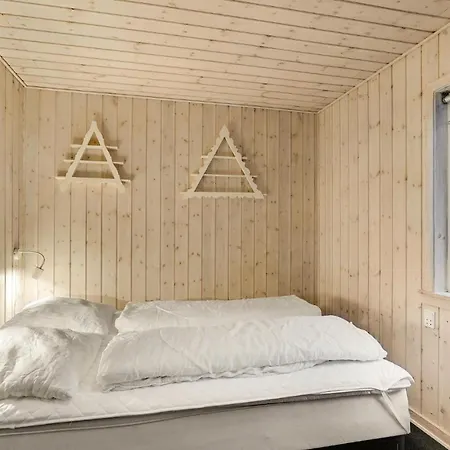 Σπίτι διακοπών 4 Bedroom Lovely In