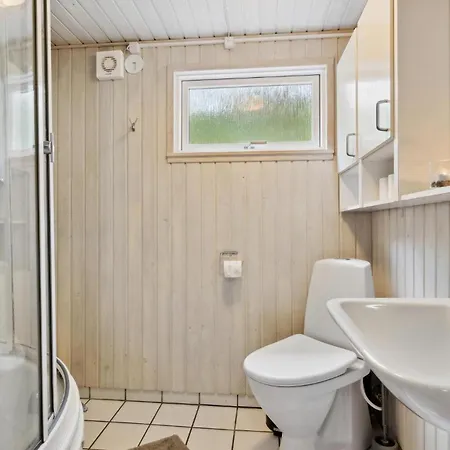 Σπίτι διακοπών 4 Bedroom Lovely In